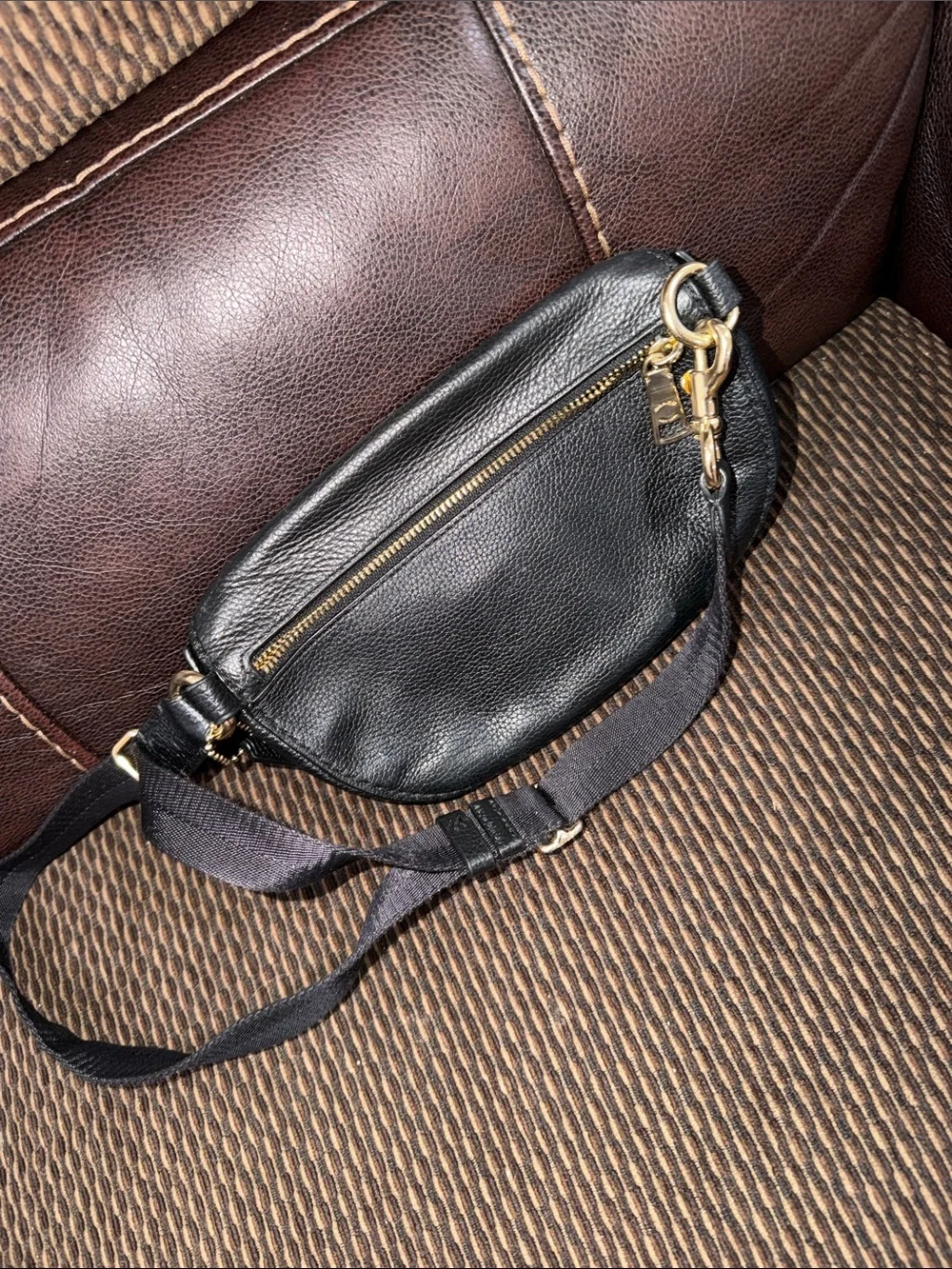 COACH Black Leather Waist Belt Bag